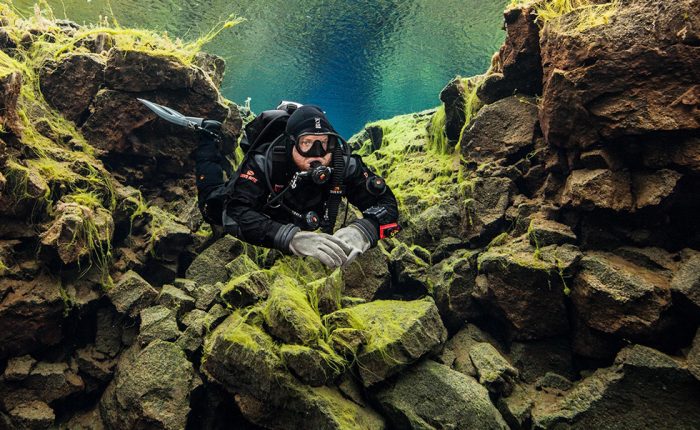 diver with hogarthian